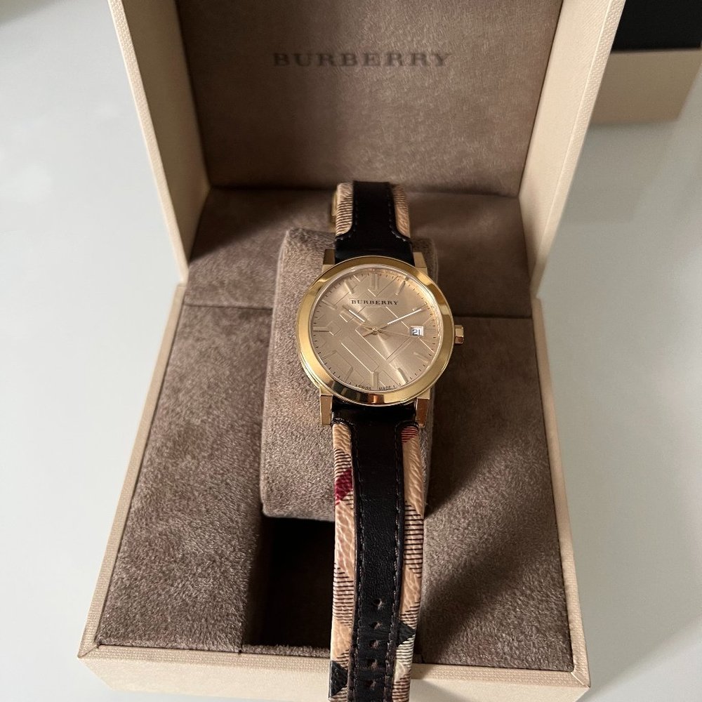 Burberry Women's Watch-BU9032/Gold Tone/Swiss made-preowned